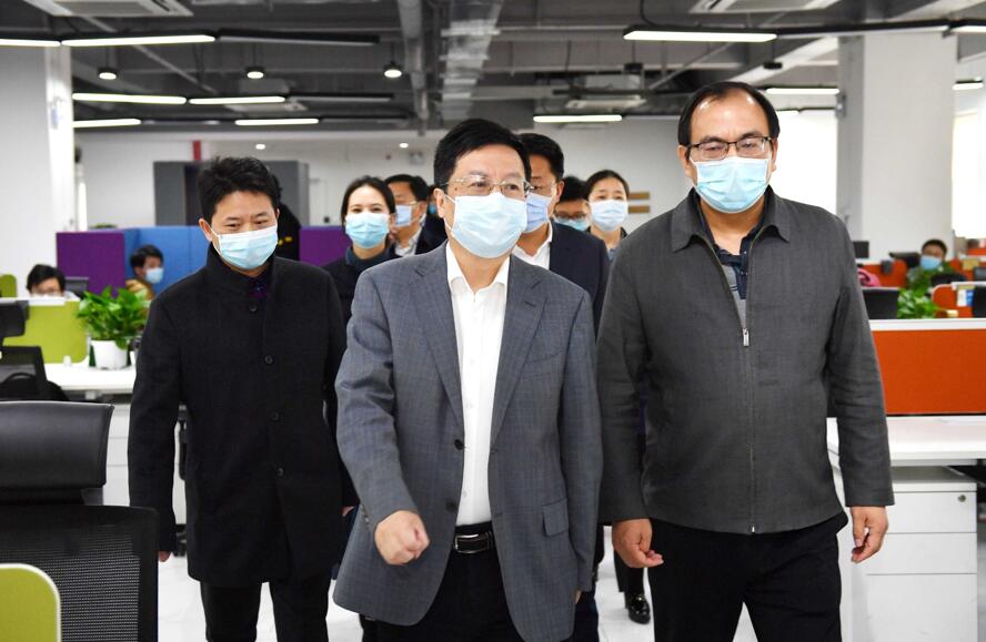 湖南省委常委、長(zhǎng)沙市委書記胡衡華到大唐先一科技公司調(diào)研