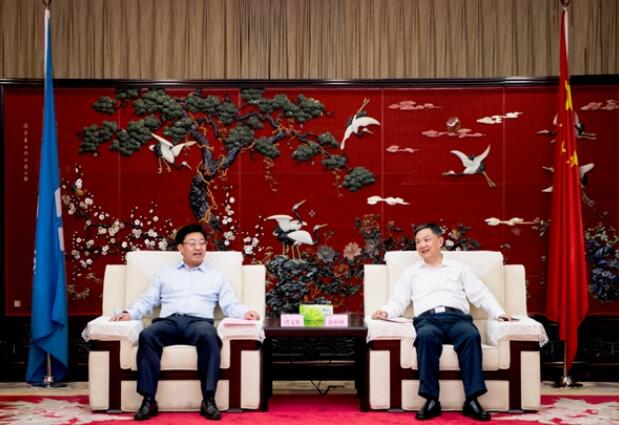 溫樞剛會(huì)見(jiàn)云南能投集團(tuán)黨委書(shū)記、董事長(zhǎng)段文泉