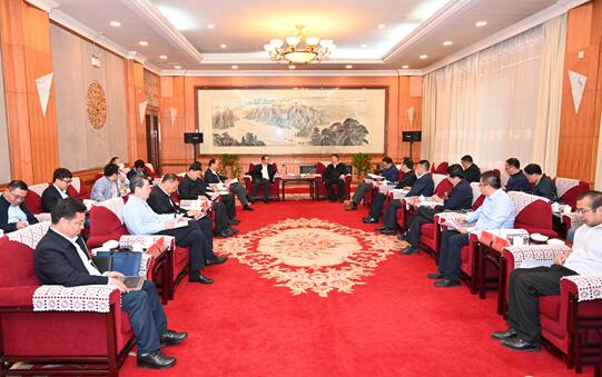 國家電投黨組副書記、總經(jīng)理江毅拜會青海省領(lǐng)導(dǎo)并調(diào)研黃河公司