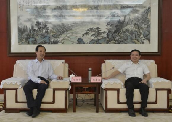 丁焰章拜會(huì)南昌市委副書記、市長黃喜忠