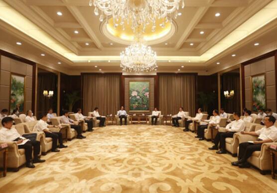 國(guó)家電網(wǎng)董事長(zhǎng)毛偉明與福建省委書記于偉國(guó)、省長(zhǎng)唐登杰會(huì)談