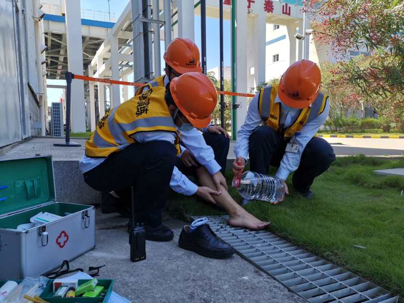 防毒蛇咬傷，保人身安全