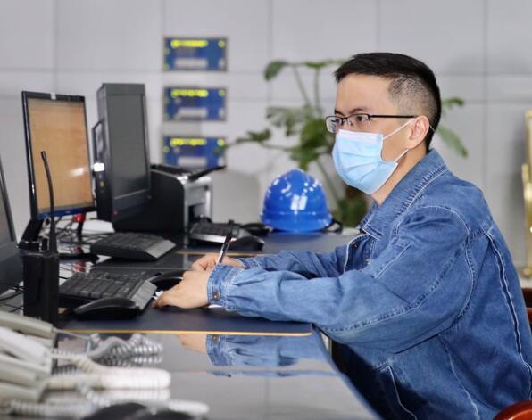 羅家庚:堅(jiān)守在電力戰(zhàn)“疫”前沿