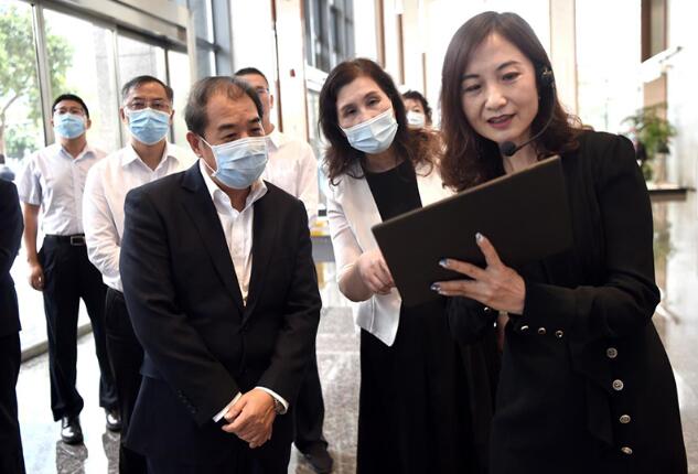 南方電網(wǎng)公司董事長(zhǎng)、黨組書(shū)記孟振平調(diào)研鼎和保險(xiǎn)公司