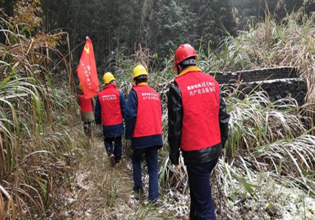 國網桃江縣供電公司雪山里的一抹紅