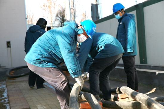 國網(wǎng)山東壽光供電：齊心協(xié)力敷設電纜 保障居民度冬用電