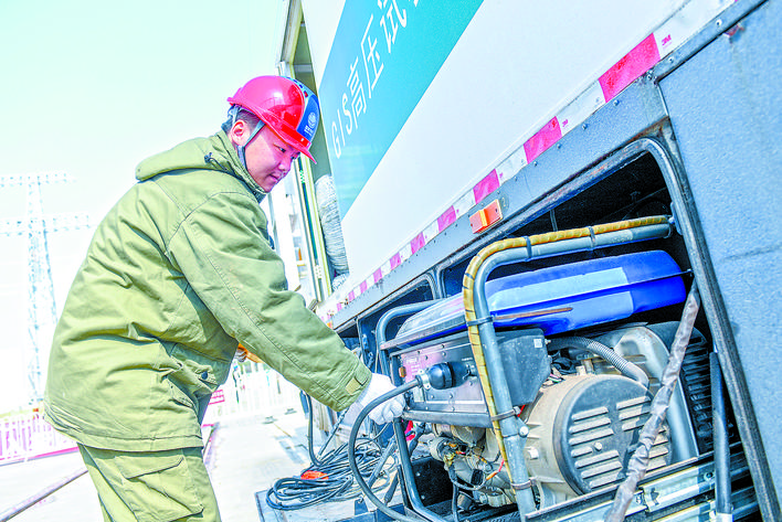 李勁彬:潛心發(fā)明創(chuàng)新 攻關(guān)電網(wǎng)技術(shù)