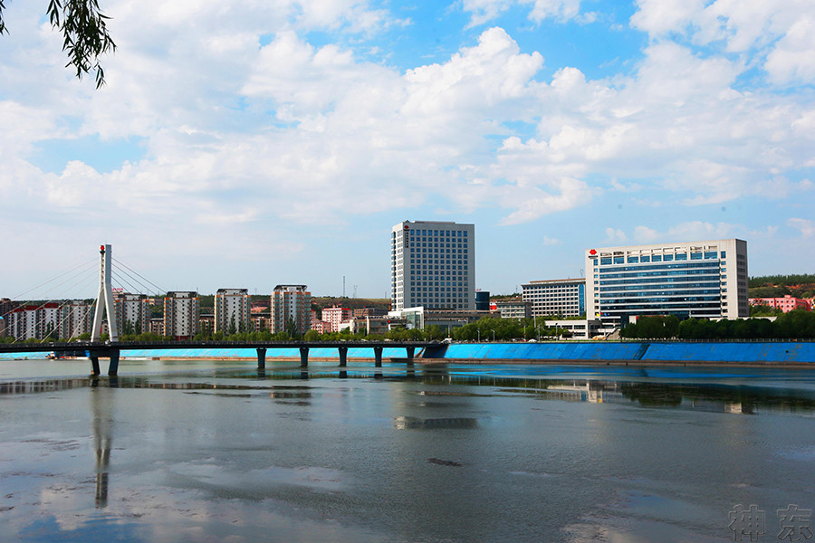 神東:系統(tǒng)推進“山水林田湖草沙”治理 打造“煤海綠洲”