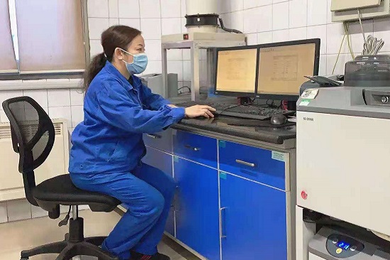 陡河發(fā)電廠郝雨霞：“我家住得近，急活兒我來”