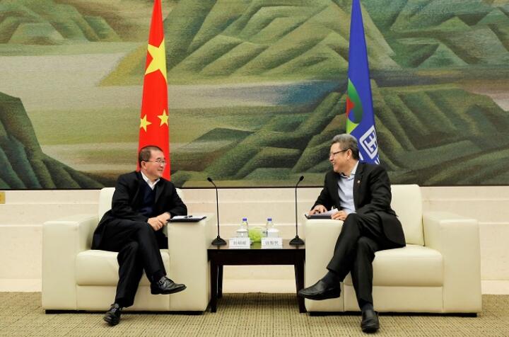 錢智民會(huì)見中國燃?xì)舛戮种飨?、總裁劉明輝
