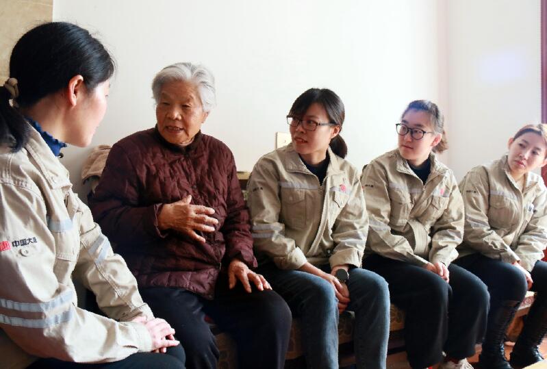 別樣婦女節(jié)，溫暖老人心