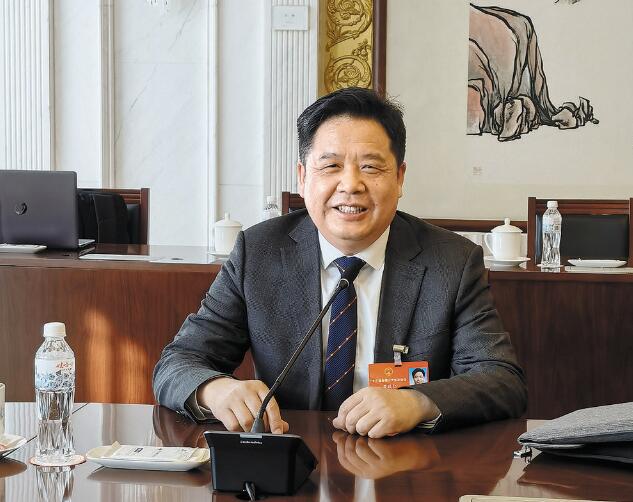 加快能源技術(shù)創(chuàng)新 促進成果轉(zhuǎn)化——訪全國人大代表、中國科學(xué)院寧波材料技術(shù)與工程研究所所長黃政仁