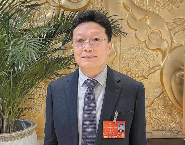 【兩會(huì)】國(guó)家電網(wǎng)黨校常務(wù)副校長(zhǎng)于金鎰:開展技術(shù)創(chuàng)新和示范應(yīng)用 加快構(gòu)建新型電力系統(tǒng)