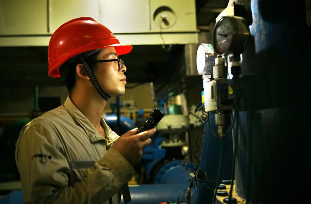 馬國旗:設(shè)備忠實(shí)的“守護(hù)者”