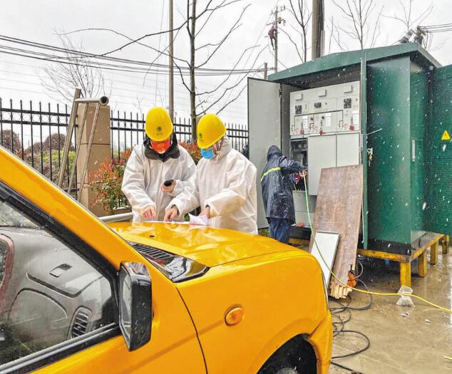 上海:青春“明燈”閃耀在抗疫保電一線