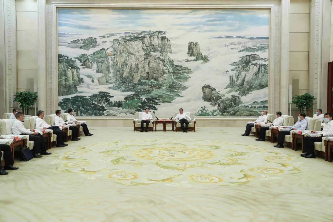 國家電網(wǎng)董事長辛保安與河北省委書記倪岳峰、省長王正譜會談