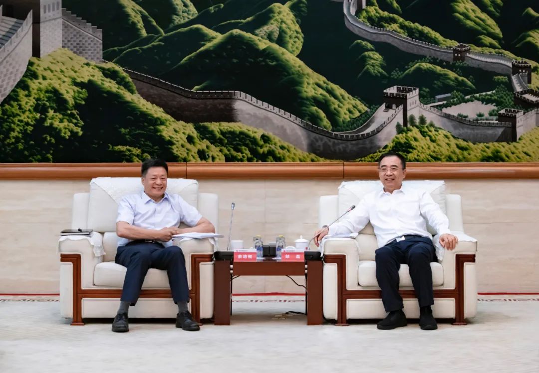 鄒磊會(huì)見(jiàn)東方電氣黨組書(shū)記、董事長(zhǎng)俞培根