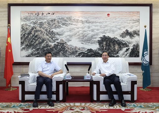 國(guó)家電網(wǎng)有限公司董事長(zhǎng)、黨組書(shū)記辛保安與東方電氣集團(tuán)董事長(zhǎng)俞培根會(huì)談