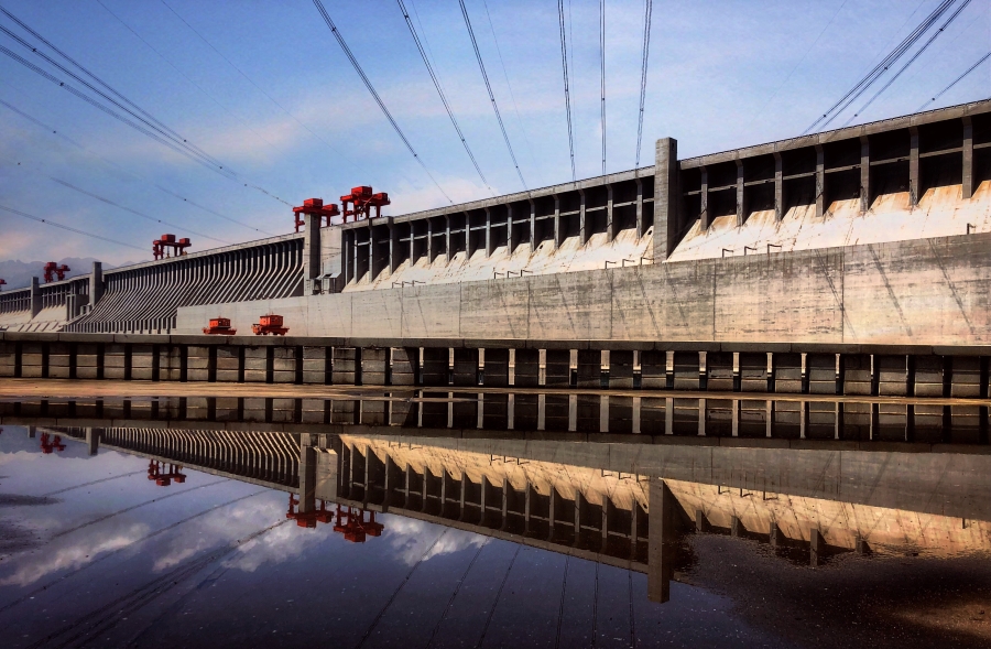 長江電力股價首破25元市值達5700億元