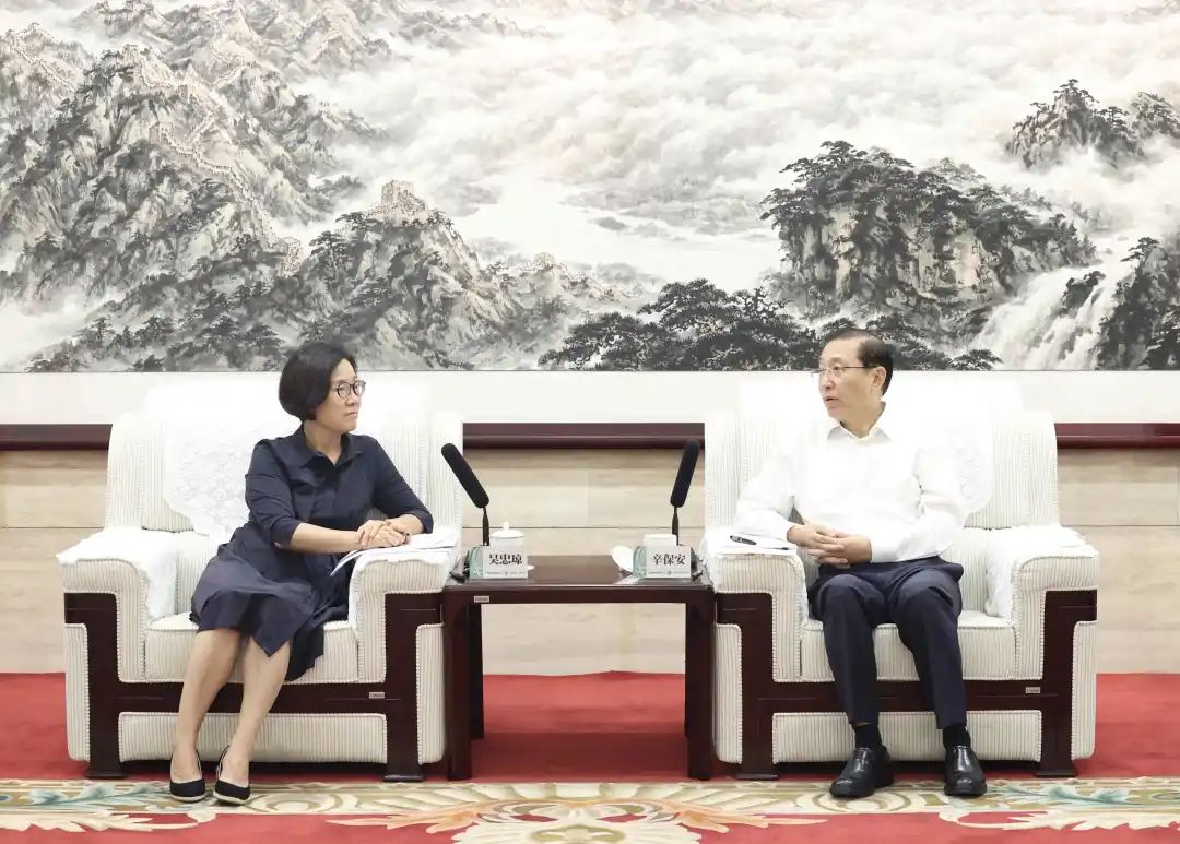 國家電網(wǎng)董事長、黨組書記辛保安與江西省委副書記、贛州市委書記吳忠瓊會談