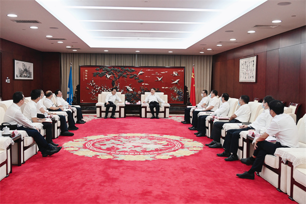 溫樞剛會見張傳慧、姚煥