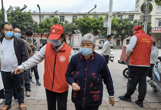 國網(wǎng)會理市供電公司:社區(qū)“雙報到” 志愿踐初心