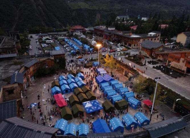 國(guó)網(wǎng)四川電力:上萬(wàn)用戶恢復(fù)供電 “第一盞燈”亮了