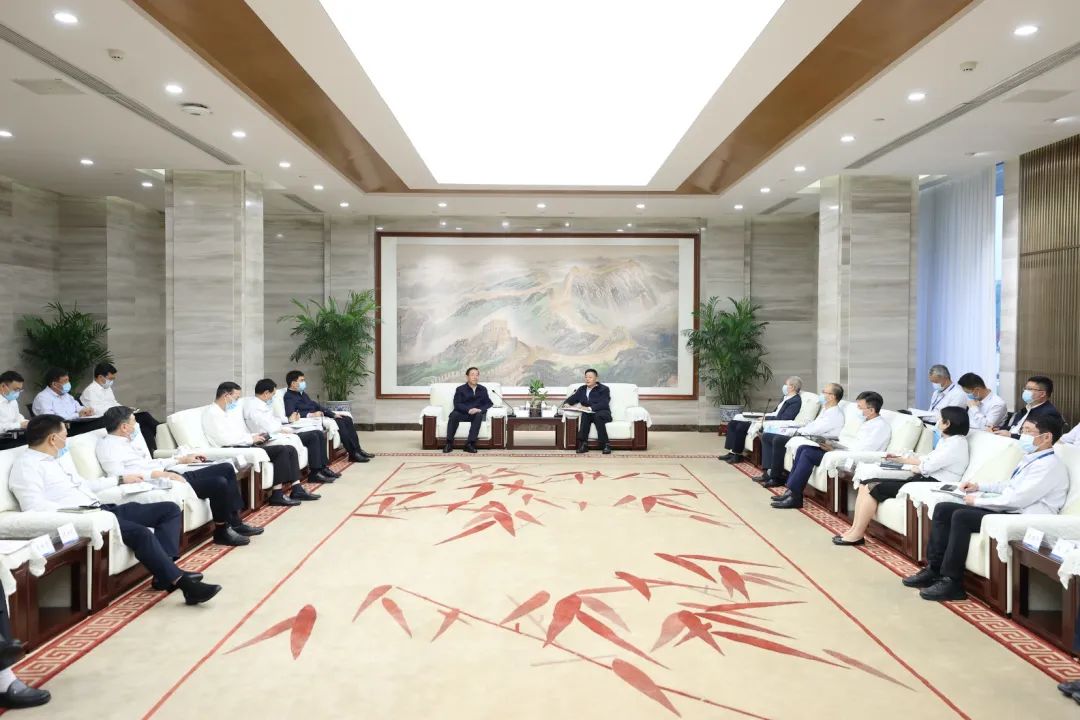 國家電網(wǎng)公司董事長、黨組書辛保安與東方電氣集團董事長俞培根、總經(jīng)理徐鵬會談