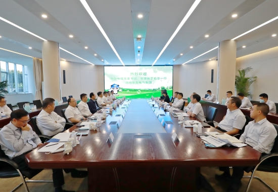 丁焰章與東方電氣黨組書記、董事長俞培根會談并見證雙方簽署戰(zhàn)略合作協(xié)議