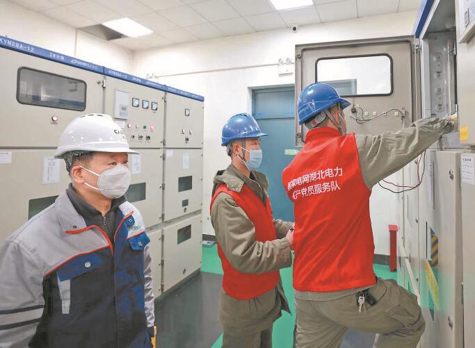 “你們春節(jié)不停工，我們全天都在崗”