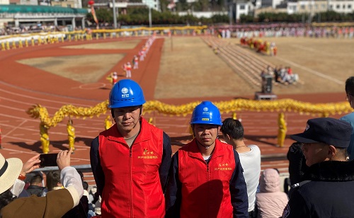 國網(wǎng)會(huì)理市供電公司:電力紅馬甲護(hù)航 古城元宵添光彩