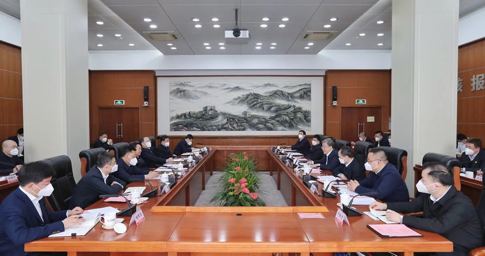 中核集團黨組書記、董事長余劍鋒與遼寧省委書記郝鵬、省長李樂成會談