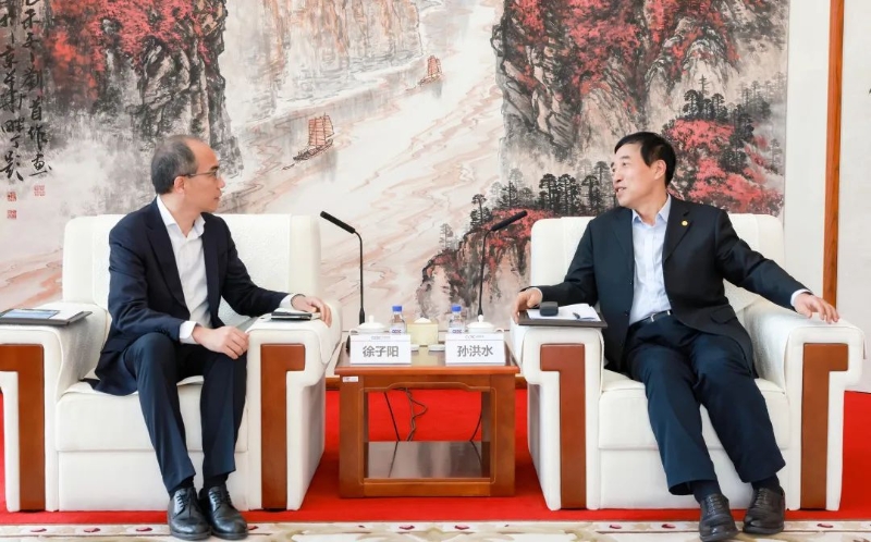 中國(guó)能建黨委副書(shū)記、總經(jīng)理孫洪水與中興通訊總裁徐子陽(yáng)會(huì)談