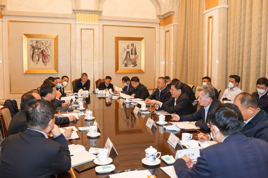 雷鳴山、韓君調(diào)研三峽集團新疆區(qū)域工作