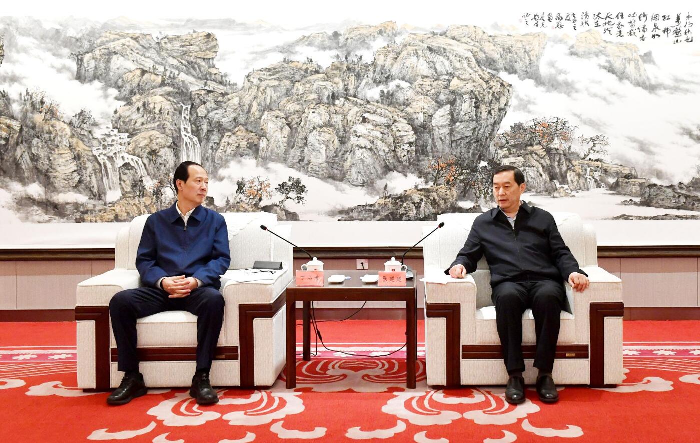 中國(guó)電建黨委書(shū)記、董事長(zhǎng)丁焰章與河北省委常委、石家莊市委書(shū)記張超超會(huì)談