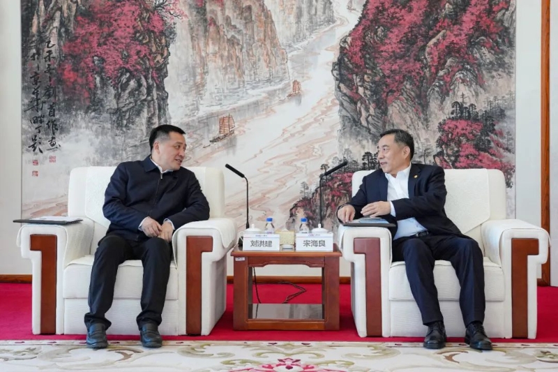 中國能建黨委書記、董事長宋海良與云南省委常委、昆明市委書記劉洪建會談