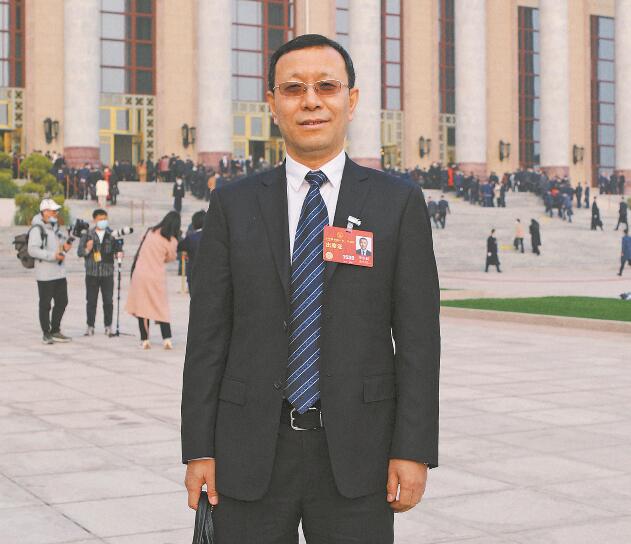 【兩會(huì)好聲音】全國人大代表 李生權(quán):推動(dòng)電-碳市場協(xié)同聯(lián)動(dòng) 常態(tài)化開展綠電交易