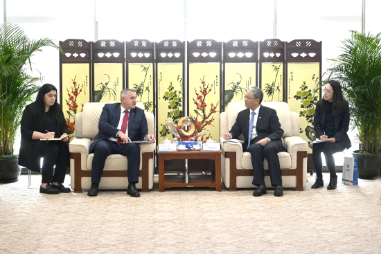中國電建黨委副書記、總經(jīng)理王斌與波黑塞族共和國總理拉多萬·維什科維奇會談