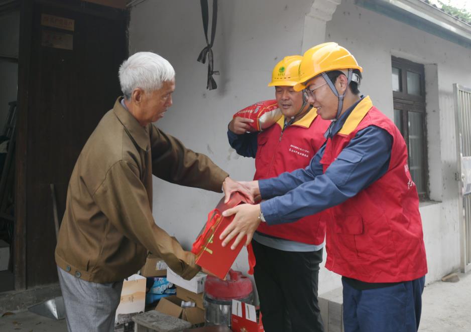 國(guó)網(wǎng)余姚市供電公司:端午送“愛(ài)”上門情暖老兵心