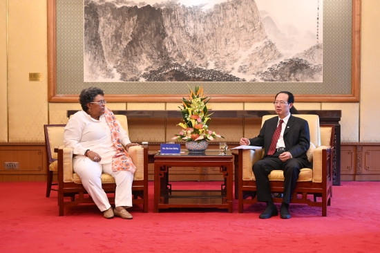 中國(guó)電建黨委書(shū)記、董事長(zhǎng)丁焰章拜會(huì)巴巴多斯總理莫特利