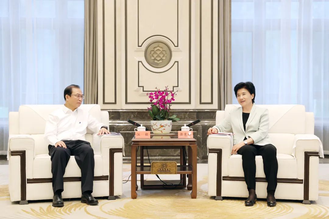 華電集團(tuán)黨組書記、董事長江毅拜會黑龍江省委副書記、省長梁惠玲