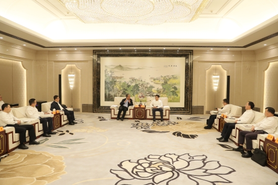 中國電建黨委副書記、總經(jīng)理王斌與江蘇省委常委、蘇州市委書記曹路寶舉行會談