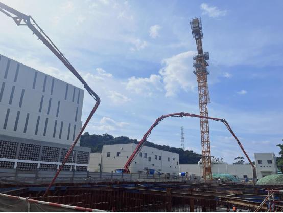 恒運(yùn)9F燃機(jī)綜合辦公樓基礎(chǔ)筏板及承臺(tái)、坡道底板澆筑完成