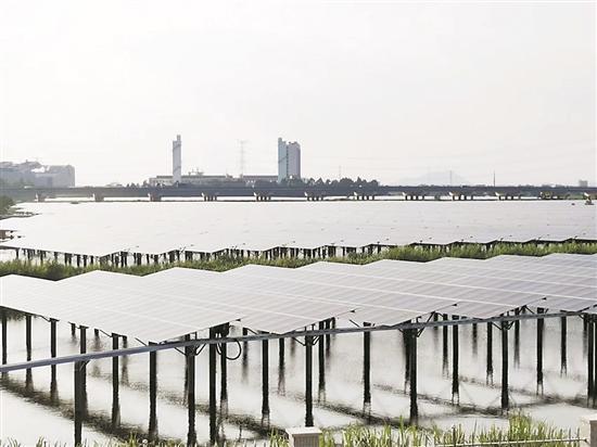 汕頭金平區(qū)88兆瓦集中式漁光互補(bǔ)項(xiàng)目計(jì)劃10月并網(wǎng)投產(chǎn)，年發(fā)電量可達(dá)1.2億度