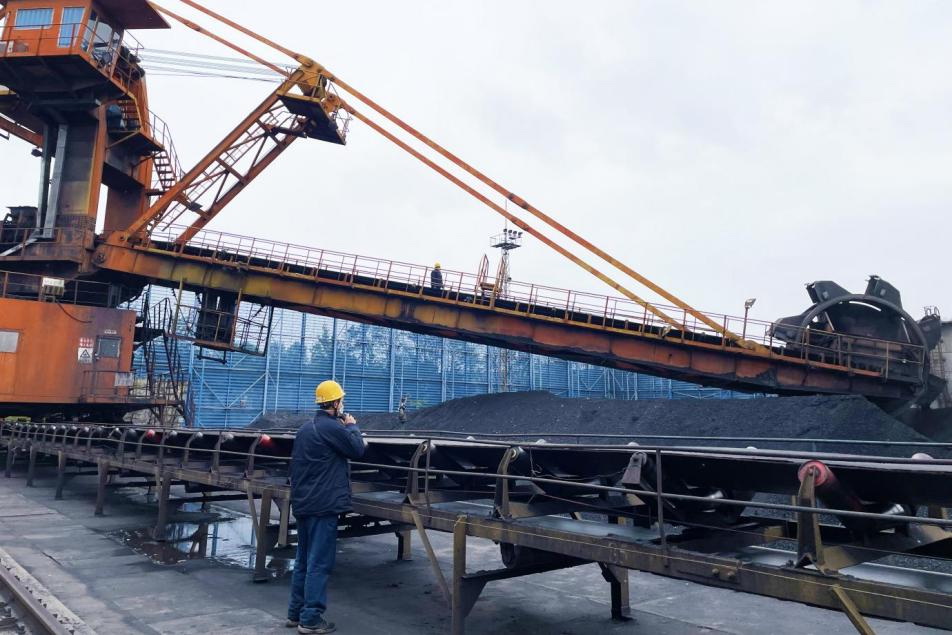 中國(guó)華能：強(qiáng)化供熱應(yīng)急管理 提升煤炭庫存?！翱诩Z