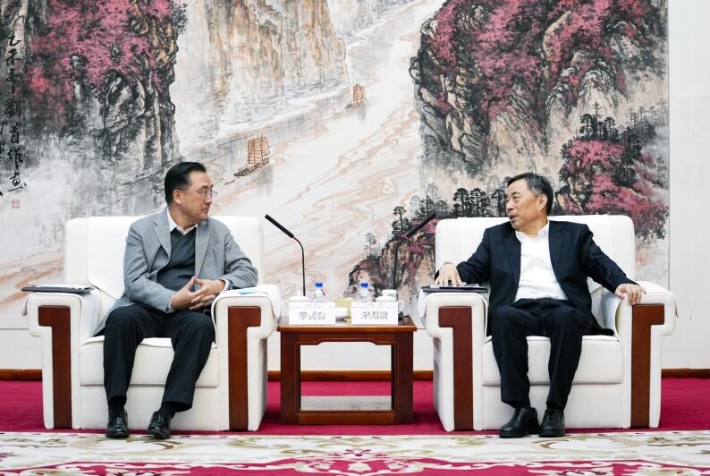 中國能建黨委書記、董事長宋海良與華夏銀行黨委書記、董事長李民吉會談