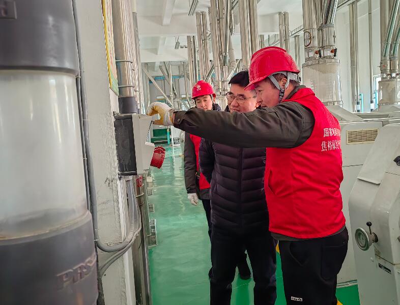 國(guó)網(wǎng)上蔡縣供電公司:迎戰(zhàn)寒潮 全力保供電