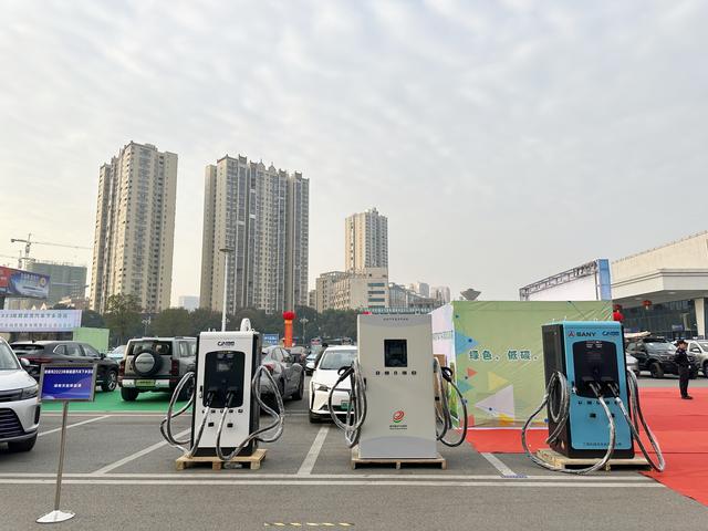 京能新能源助力婁底市新能源汽車下鄉(xiāng)，為鄉(xiāng)村振興添“綠”