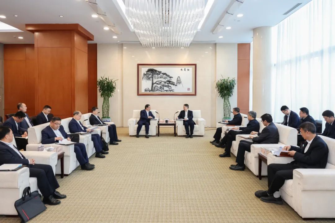 華能集團(tuán)董事長(zhǎng)溫樞剛會(huì)見中國電氣裝備董事長(zhǎng)白忠泉、總經(jīng)理周群