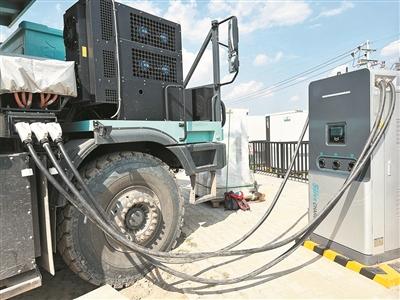 “1分鐘30度”，新能源重卡充電提速
